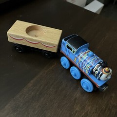 Thomas The Train & Friends Birthday Thomas Engine & Cake Cargo Car Y4501 2357TLE