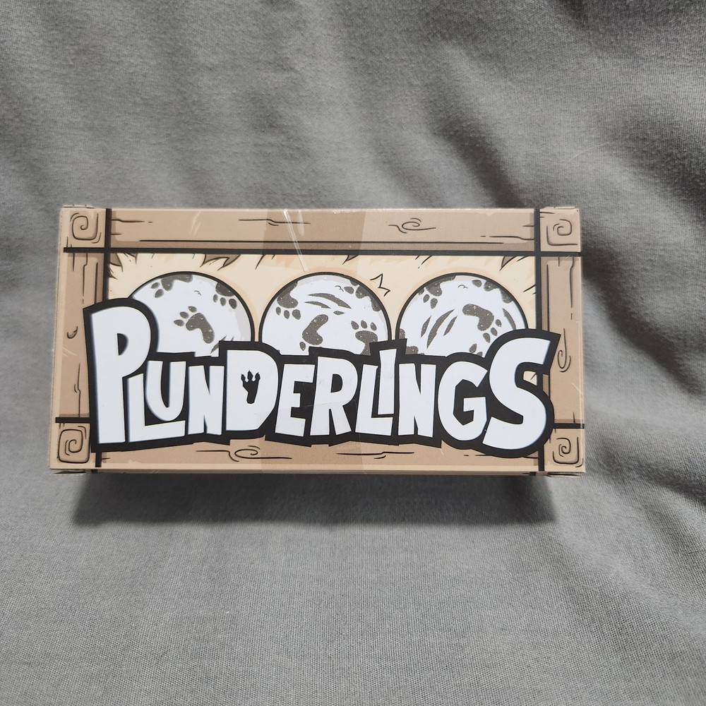 Black Hatchling Crate – Plunderlings Action Figure Pack