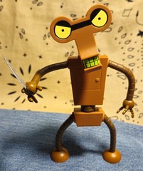 2009 Toynami Futurama Roberto Build-a-Bot with Custom Knife