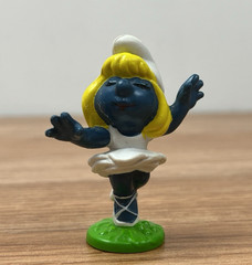 Schleich 1978 Ballerina Dancing Smurfette Smurf PVC Figure