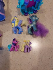 My Little Pony G4 Small Lot Of 5 Ponies And 2 Playset Piece