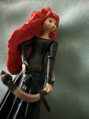 Disney Pixar Brave Merida holding Bow Green – Cake Topper PVC/Plastic