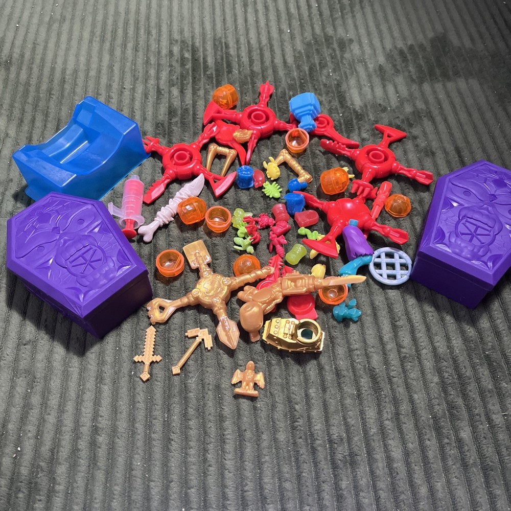 treasure x lot Accessories Weapons Coffins Eagle Snake Spider Gold Red Green