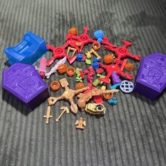 treasure x lot Accessories Weapons Coffins Eagle Snake Spider Gold Red Green