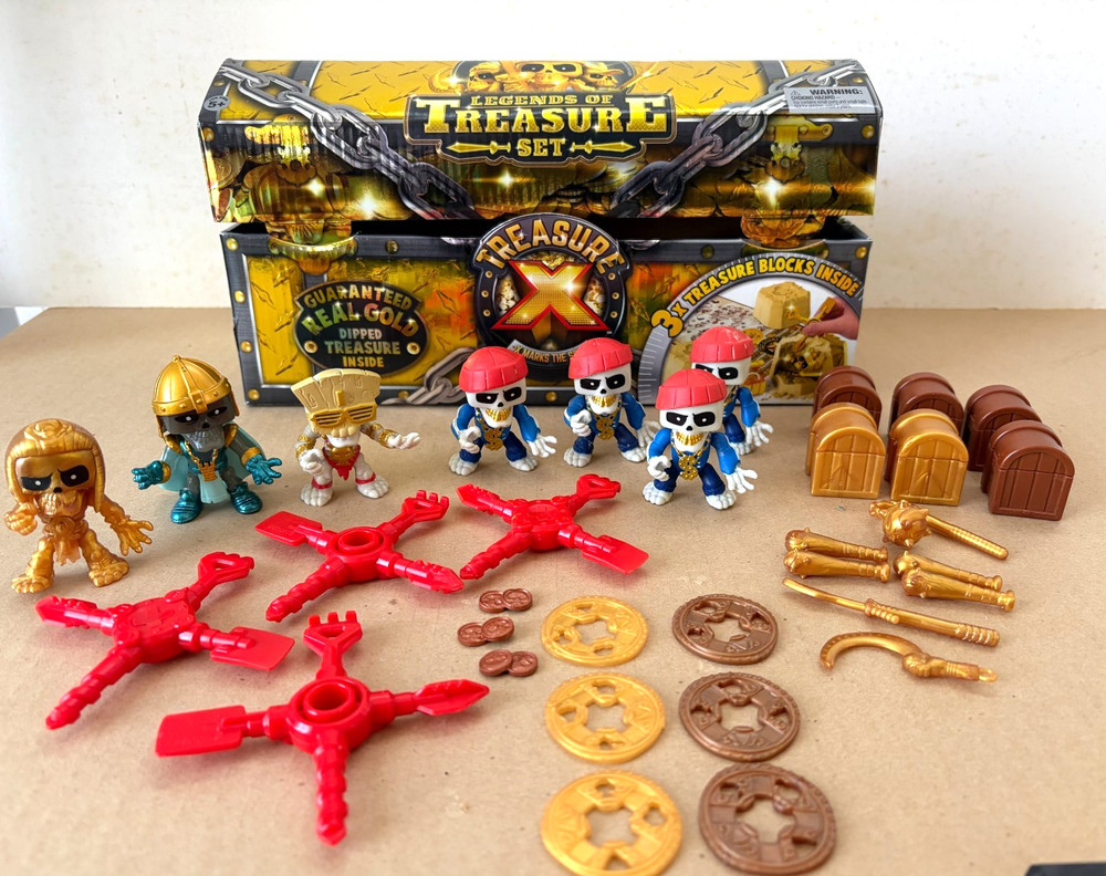 Legends Of Treasure Set – Pirates Figures Lot