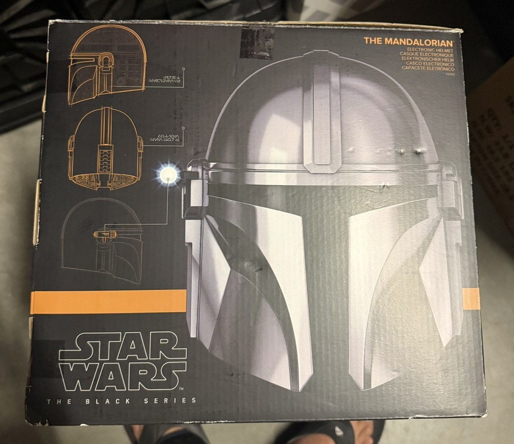 NIB Star Wars The Black Series The Mandalorian Premium Electronic Helmet