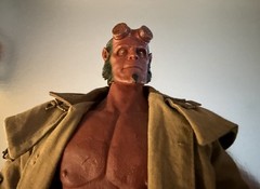 HELLBOY 14” ACTION FIGURE – RON PERLMAN – Articulated NEW IN BOX