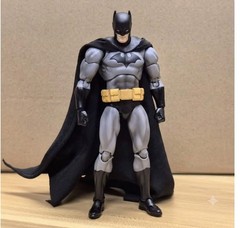 CT Toys Batman Mafex 126 Hush Action Figure 6″ Black Suit DC Comic Statue Toy