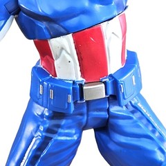 Marvel Avengers Captain America Shield Throwing Action Figure Talking Poseable