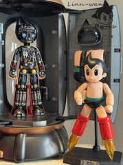Gong Astro Boy Series Astro Boy Die-Cast Action Figure h22.5cm In Stock