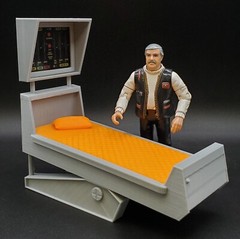 CUSTOM PLAYMATES STAR TREK MEDICAL BED for 4.5″ FIGURE DIORAMA PROP