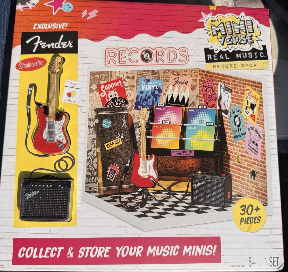 -Mga Miniverse Real Music Record Shop With Exclusive Fender-In Hand