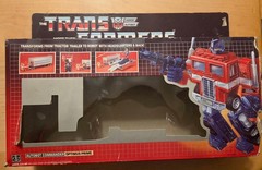 1984 Hasbro Transformers Autobot Commander Optimus Prime Vintage Collectible