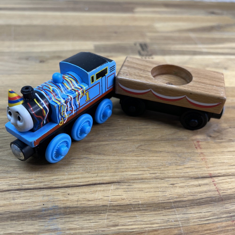 Thomas The Train & Friends Birthday Thomas Engine & Cake Cargo Car Y4501