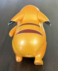 POKEMON SHINY MASTER QUEST PIKACHU FIGURE W/DUAL ATTACK BOLTS HASBRO *RARE* 2002