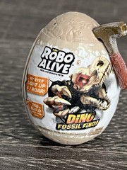 ZURU Robo Alive Dino Fossil Find Surprise Robotic Dinosaur Egg Toy New FREE SHIP