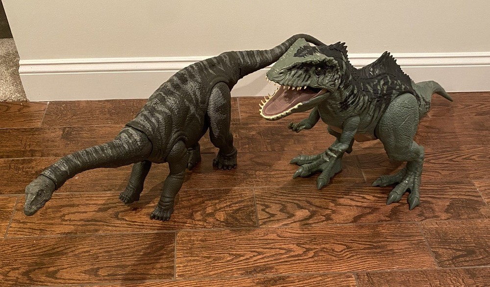 Mattel Jurassic World 41″ Long Apatosaurus And Giganotosarus Dinosaur See Pics