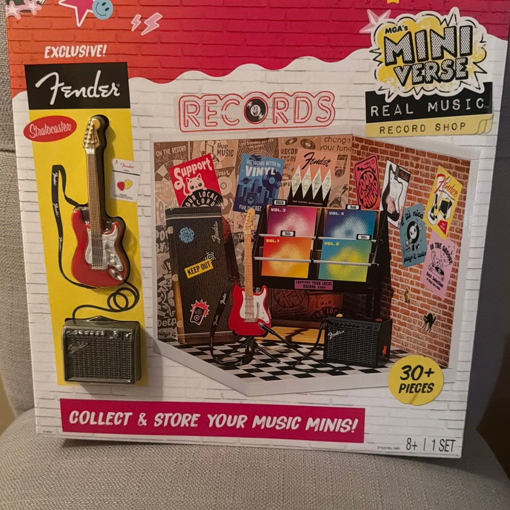 MGA Miniverse Real Music Record Shop With Exclusive Fender Guitar New IN HAND