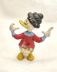 VTG Grandma Duck – Heimo Red Jacket PVC Plastic Figure 2″t – Walt Disney