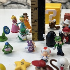 Lot of Super Mario Bros Figurines donkey kong Princess Peach Luigi 30+ Pcs