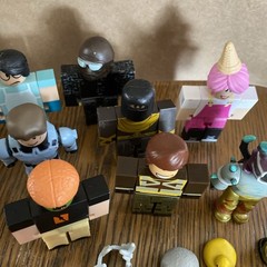 ROBL0X 11 Figures Lot w accessories action figure collectible toys