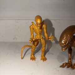 Alien Xenomorph Action Figure Lot of 2 2020 Action Figures Sci-Fi Movie Toys