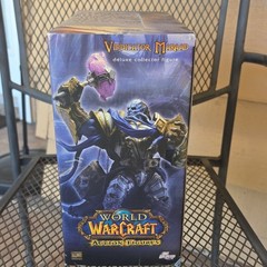 DC Unlimited Vindicator Maraad World of Warcraft Action Figure w/ Hammer Boxed