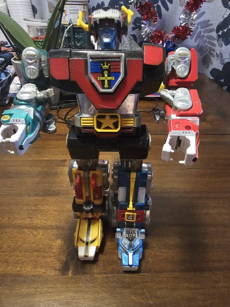 Vintage 1981 GB-36 Bandai Popy Voltron Lion Force Die-Cast Figure Incomplete