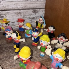 Vintage 1981 Mego Corp Clown Around PVC Figures 2″ Bundle Lot Of 25 w/ 10 Cards