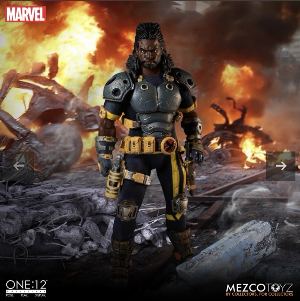 Mezco Toyz Marvel One:12 Collective 1:12 Action Figure Plastic Fabric Boxed