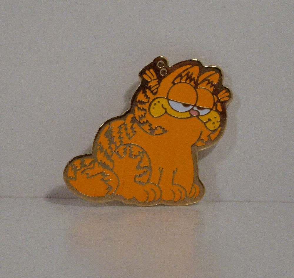 Vintage 1.25″ Garfield Enamel Lapel Hat Pin Figure Button Accessory Jim Davis