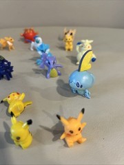 16 Miniature Pokemon Mini Figure Toys Pikachu Action Figures |