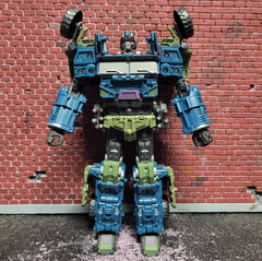 Warbotron WB01-E Fierce Attack figure – complete with box and sleeve