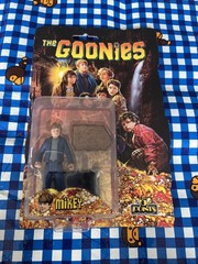 Mezco Toyz The Goonies 5 Points Mikey, Sloth, Data & Mouth Action Figures Set