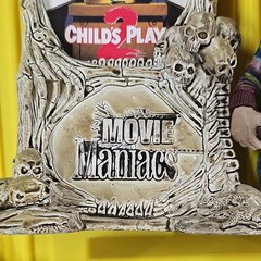 Movie Maniacs Child’s Play 2 Chucky Action Figure w/ Knife & Display Frame