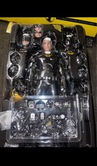 Hot Toys MMS712 The Flash Batman 1:6 Scale Action Figure Black 2023