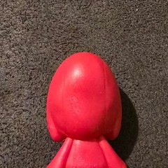 YuMe Piggy Bank Squid Games Mystery Capsule Triangle Solder Mini Figure 2.5″