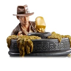 Indiana Jones Adventure Series (Temple Escape) Exclusive 6” Action Figure F6057
