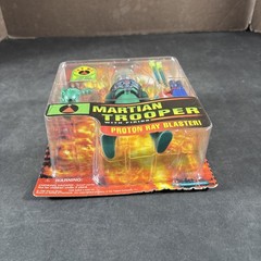 MARTIAN TROOPER MARS ATTACKS ACTION FIGURE VINTAGE TRENDMASTERS NEW SCI-FI 1996