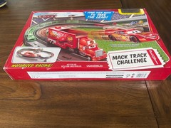 🔥 RARE NEW IN BOX Disney Pixar Cars “Mack Track Challenge” Motorized Playset 🔥