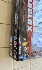 Roblox Zombie Attack Mix & Match Large Playset | 20 Piece Set W Virtual Item