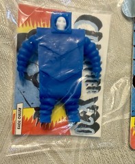 The Art of Ryan Heshka (2nd Ed) + Limited (of 50) [Retro] Calcifier X-20 Figure