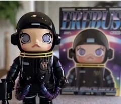 MEGA Space Molly EREBUS 400% Collectible Figure (Sealed) Authentic, US Seller