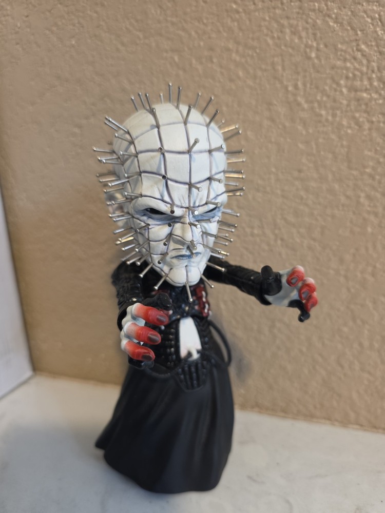 Hellraiser III: Hell On Earth 6″ Stylized Pinhead Action Figure Mezco Toyz 2017