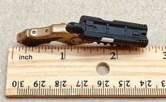 1/6 Hot Toys 12″ figure Dark Knight MMS67 Batman Begins Stun Gun weapon