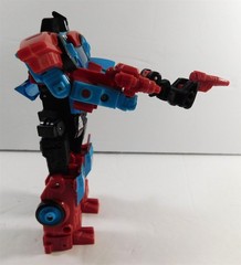 Transformers Generations Legacy Deluxe Autobot Pointblank and Peacemaker