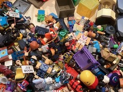 LOT OF 20+LBS OF ROBLOX FIGURES PARTS & PIECES-free shipping