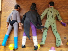 Lot of (14) vintage MEGO figures , solid bodies and accessories – DC, Star Trek+