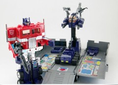 Transform G1 Optimus prime metal reissue MISB Improved Version with 2 Big Guns!