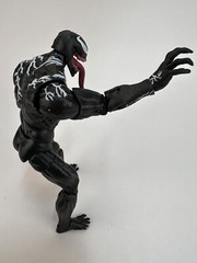 Legends Series Marvel Venom 7″ Action Figure w/Exchangeable Accessory Bulk Pack
